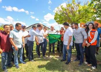 Governador inaugura praça, pavimentação e recuperação de rodovia em São José do Peixe