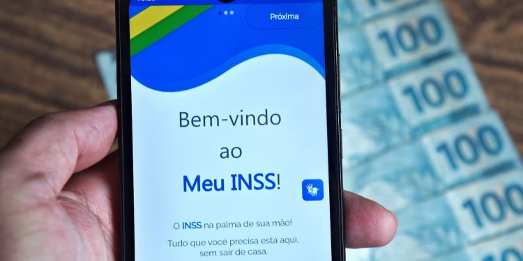 INSS apresenta hoje (24) calendário de pagamento das vítimas de fraude; reembolso terá parcela única até o fim do ano