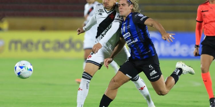 Sul-Americana: com um a menos, Vasco é goleado pelo Del Valle e se complica