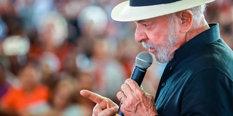 Lula: Bolsonaro ‘trai nação’ e Trump seria julgado no Brasil por ataque como o do Capitólio