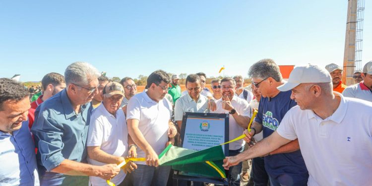 Governador entrega modernização do aeródromo de Corrente, que recebeu investimentos de mais de R$ 7 milhões