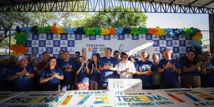 Prefeitura realiza tradicional corte de bolo pelos 173 anos de Teresina