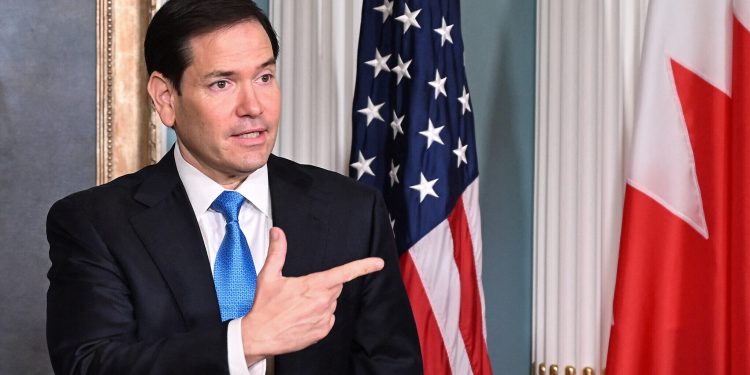 Departamento de Estado dos EUA cancela vistos de servidores brasileiros ligados ao Mais Médicos