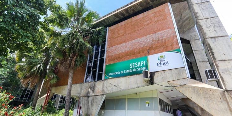 Governador autoriza concurso com 1.000 vagas para cargos na Saúde