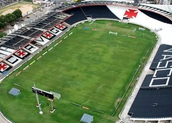Vasco X CSA promete clima de guerra com torcida insatisfeita, protestos e Diniz na corda bamba