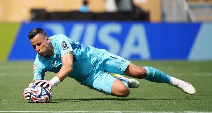 Fábio vira jogador com mais partidas disputadas no futebol mundial