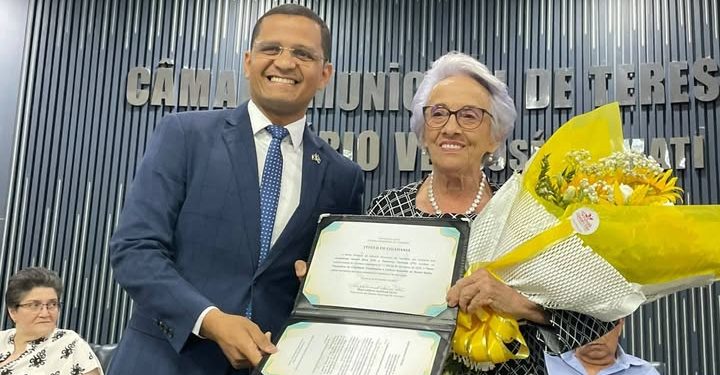 Dra. Amariles Borba recebe título de Cidadã Teresinense na Câmara Municipal de Teresina