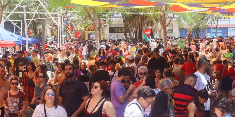 Feira na Praça reúne arte, música e gastronomia neste domingo (28), em Teresina