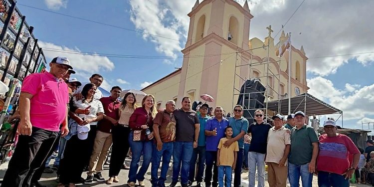 Georgiano Neto visita Jaicós, participa dos festejos da padroeira e anuncia 30 mil m² de calçamento e perfuração de poços