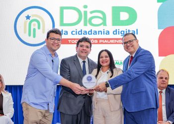 Governador entrega selo a Novo Santo Antônio com 100% da população com nova RG