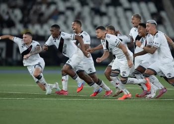 Melhores momentos: nos pênaltis, Vasco supera o Botafogo e avança à semifinal da Copa do Brasil