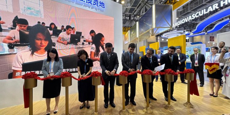 Governador apresenta estande do Piauí na maior feira de investimentos da China e projeta novas parcerias internacionais