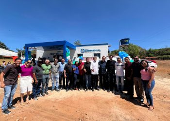 Prefeito de Monsenhor Gil Evandro Abreu entrega UBS e Quadra de Esportes