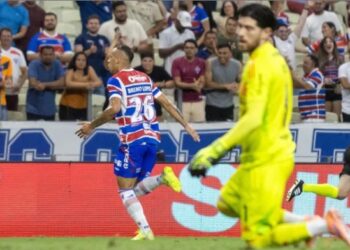 Flamengo perde para o Fortaleza e desperdiça a chance de assumir a ponta do Brasileirão