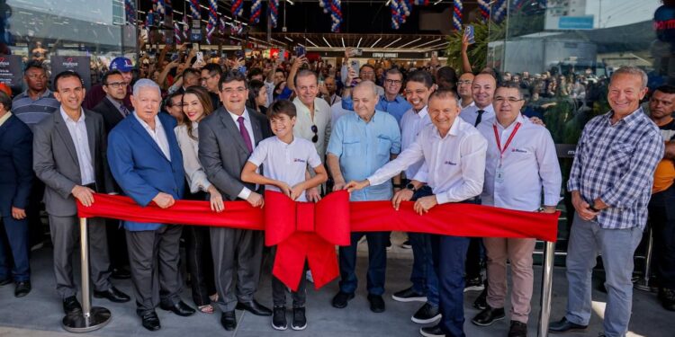 Em inauguração da 12ª loja do Grupo Mateus no Piauí, Rafael Fonteles destaca geração de emprego e renda
