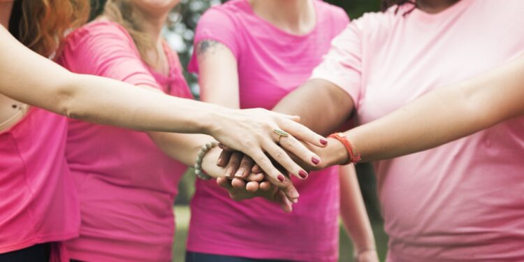 Câncer de mama é o que mais mata mulheres no Brasil e diagnóstico é indispensável