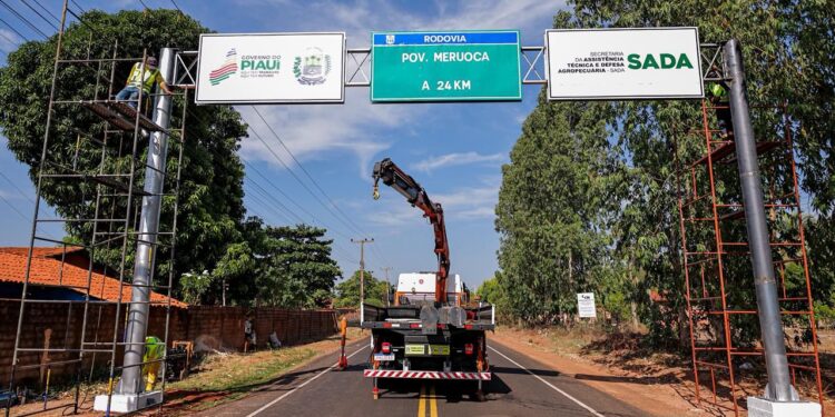 Governador vistoria obras da rodovia que liga José de Freitas ao povoado Meruoca