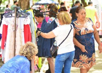Teresinenses aproveitam feriado e celebram Dia do Piauí na Feira Vem Pra Saraiva