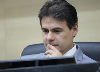 Severo Eulálio anuncia reajuste salarial de 7% para servidores efetivos da Alepi