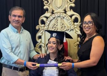 DESTAQUES SOCIEDADE: Paula Isadora cola grau do ensino médio do Instituto Dom Barreto e MAIS…