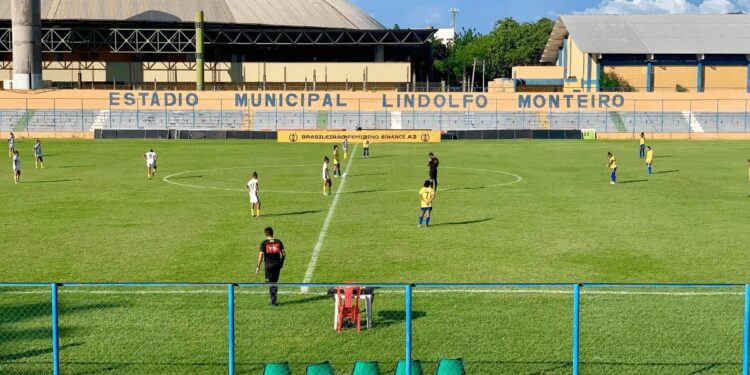 Estádio Lindolfo Monteiro passa por manutenção e ficará fechado até dezembro