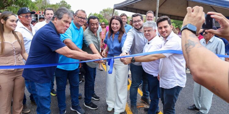 Prefeito Gustavo Medeiros inaugura 5,64 km de asfalto na zona rural de União