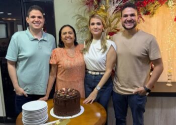 DESTAQUES SOCIEDADE: Dr. Aurelio Leal e os irmãos Priscila e Haroldo no níver da mãe Maria do Socorro e MAIS…