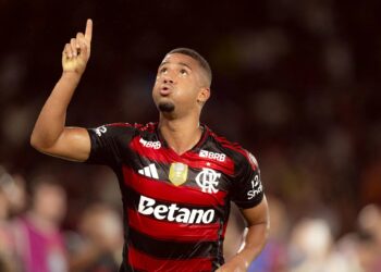 Flamengo vence o Ceará e garante título antecipado do Brasileirão