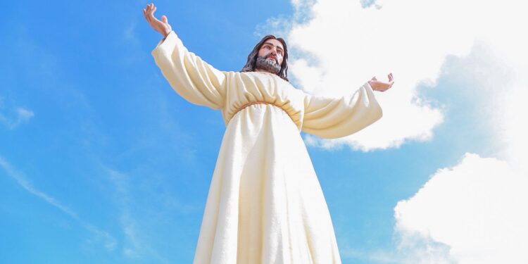 Prefeito de Milton Brandão agradece a Ciro Nogueira ao entregar obra com imagem de Jesus Cristo