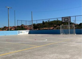Prefeitura de Teresina entrega quadra poliesportiva no Parque Brasil 4