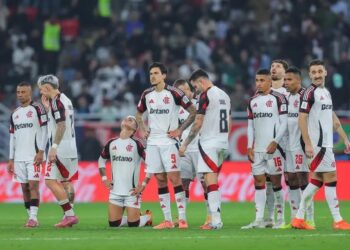 Em jogo emocionante, Flamengo luta até o fim, mas perde nos pênaltis e adia bi do Mundial