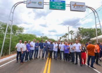 Com R$ 11 milhões em investimentos, governador inaugura asfalto da PI-238 e autoriza obra na PI-376 em Picos
