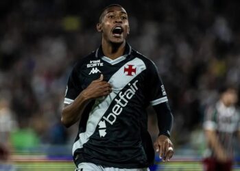 Vegetti marca nos acréscimos, e Vasco vence o Fluminense na semi da Copa do Brasil