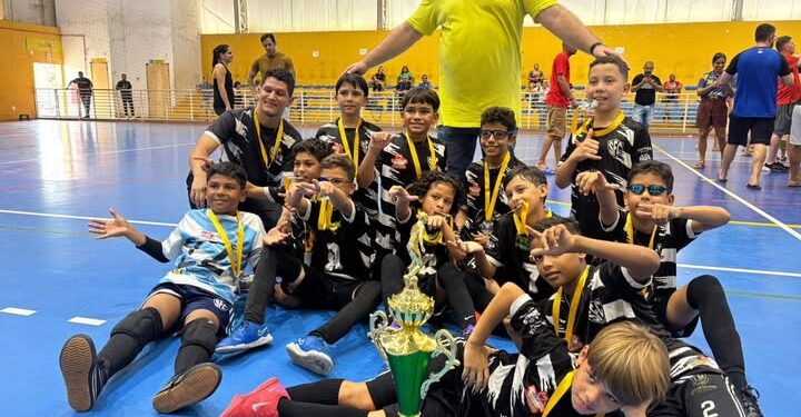 Santa Fé conquista a 1ª Taça BR-O-BRÓ de Futsal Sub-9 após final emocionante; competição reuniu 240 crianças