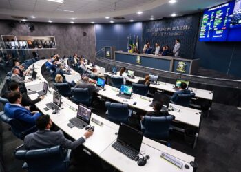 Câmara aprova orçamento de R$ 6 bilhões e emenda para o retorno do Carnaval de rua