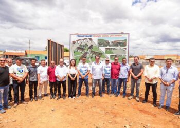 No aniversário de Lagoa do Sítio, Ciro anuncia obras estruturantes na cidade