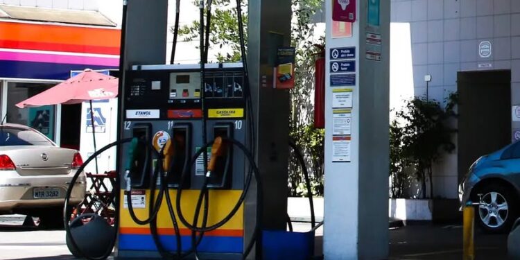 Combustíveis estão mais caros em todo o país desde 1º de janeiro