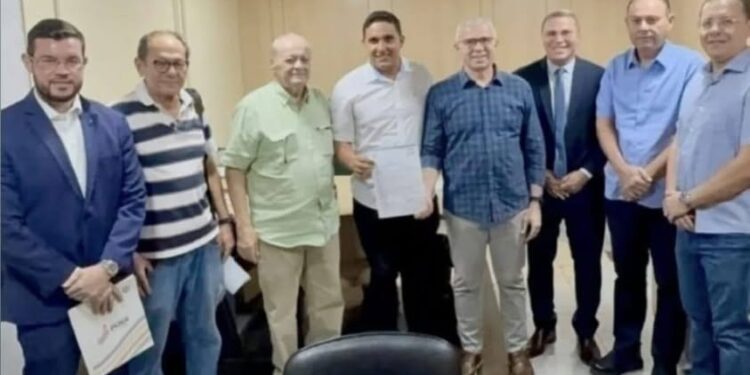 Silvio Mendes assina ordem de serviço para a reforma do Ginásio Poliesportivo no Lourival Parente