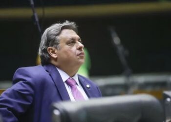 Júlio Arcoverde garante R$ 2 milhões para construção de estádio de futebol em Redenção do Gurguéia