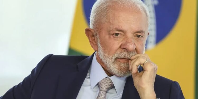 PoderData: desempenho pessoal de Lula é desaprovado por 57%; 34% aprovam
