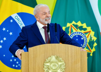 Três a cada 4 eleitores de até 24 anos desaprovam Lula; rejeição preocupa o PT
