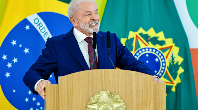 Três a cada 4 eleitores de até 24 anos desaprovam Lula; rejeição preocupa o PT