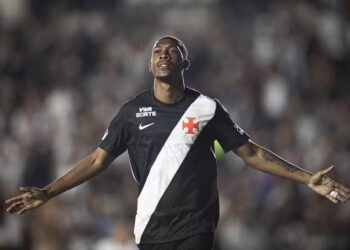 Vasco se despede de Rayan, vendido ao Bournemouth