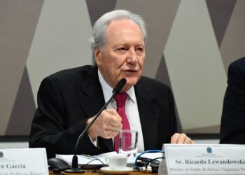 Ricardo Lewandowski entrega carta de demissão e deixa o Ministério da Justiça
