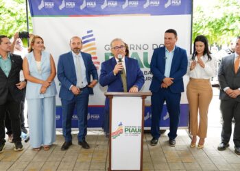 Governador em exercício entrega 700 registros de imóveis em Santa Filomena nesta quarta (14)