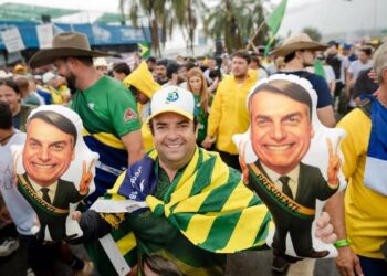 PL do Piauí articula estratégia nacional e quer Flávio Bolsonaro no estado