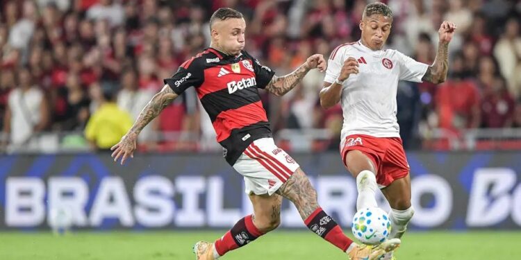 Brasileirão: Internacional sai na frente, mas Flamengo reage e chega ao empate