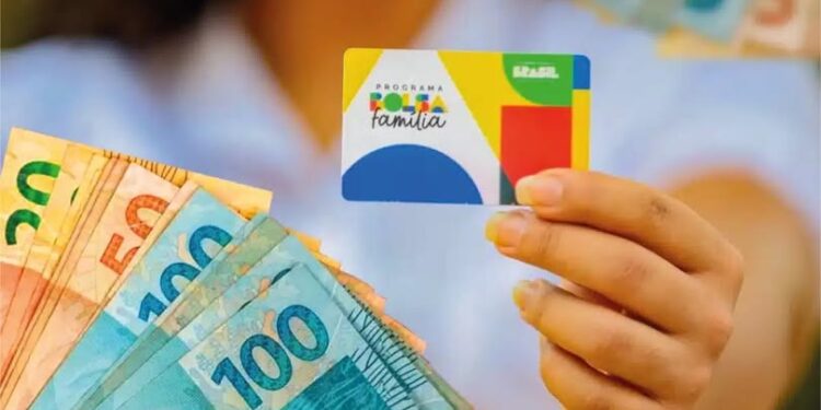 Caixa começa hoje (12) a pagar Bolsa Família de fevereiro