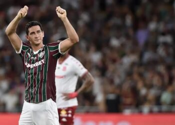 Fluminense passa por cima do Bangu e enfrenta o Vasco na semifinal do Carioca