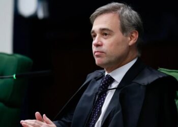 Master: André Mendonça se reúne com delegados da PF para tomar pé da investigação